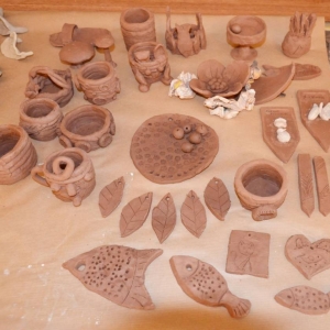 Zdjęcie przedstawia wykonane prace z gliny