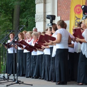Zdjęcie przedstawia koncert chóru Jutrzenka
